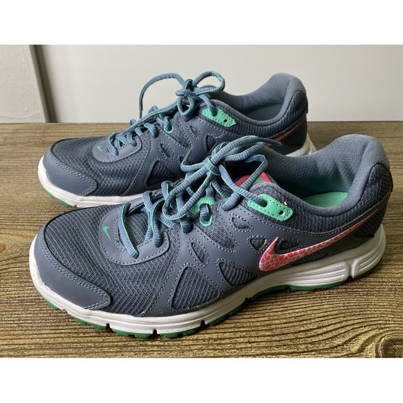 Size 8.5 - Nike Revolution 2 Graphite Pink Mint W - Picture 2 of 9